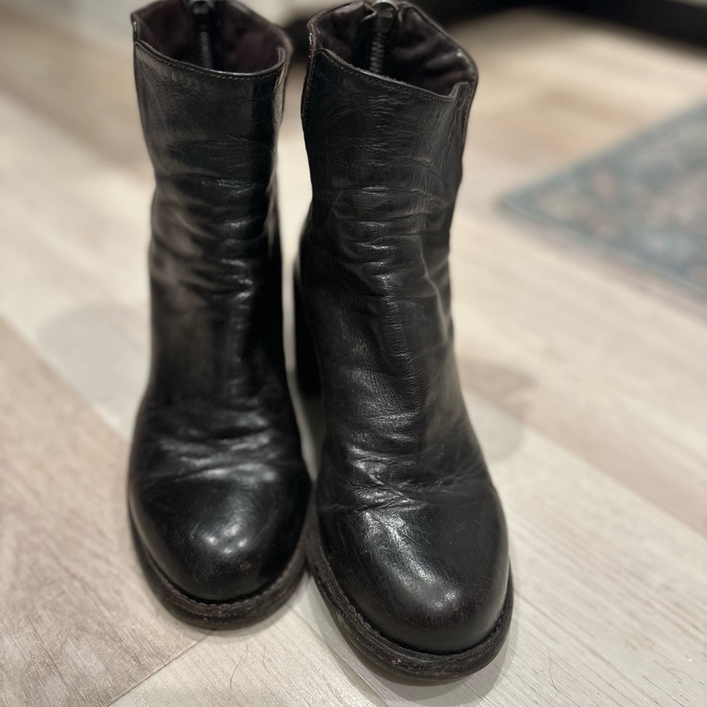 Vero Cuoio Leather Ankle Boots Black 
Made In Italy women size 37